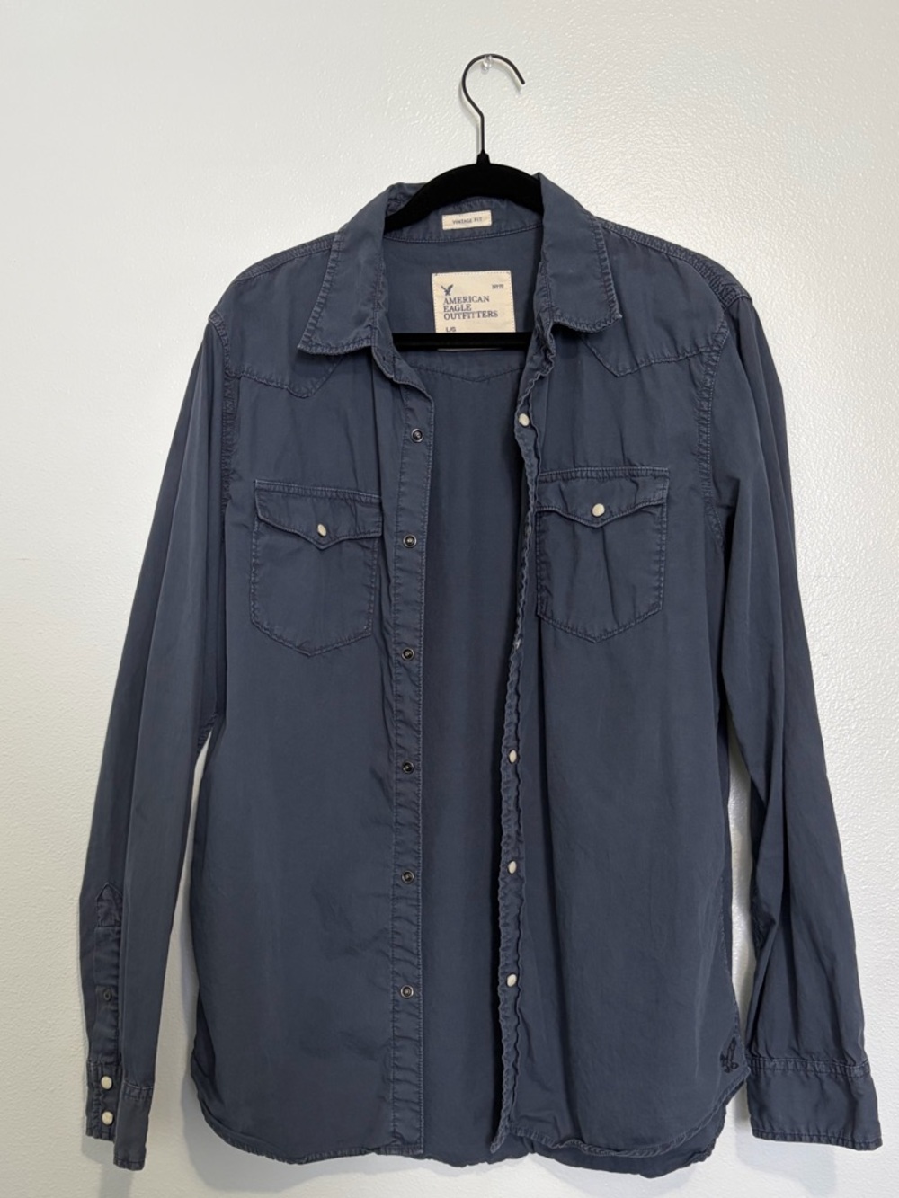 American Eagle Outfitters Vintage Fit Men's Dark Navy Button-Down Shirt - Large